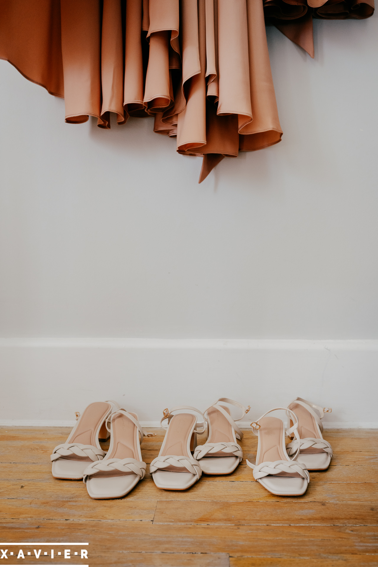 refelction of bridesmaid getting ready